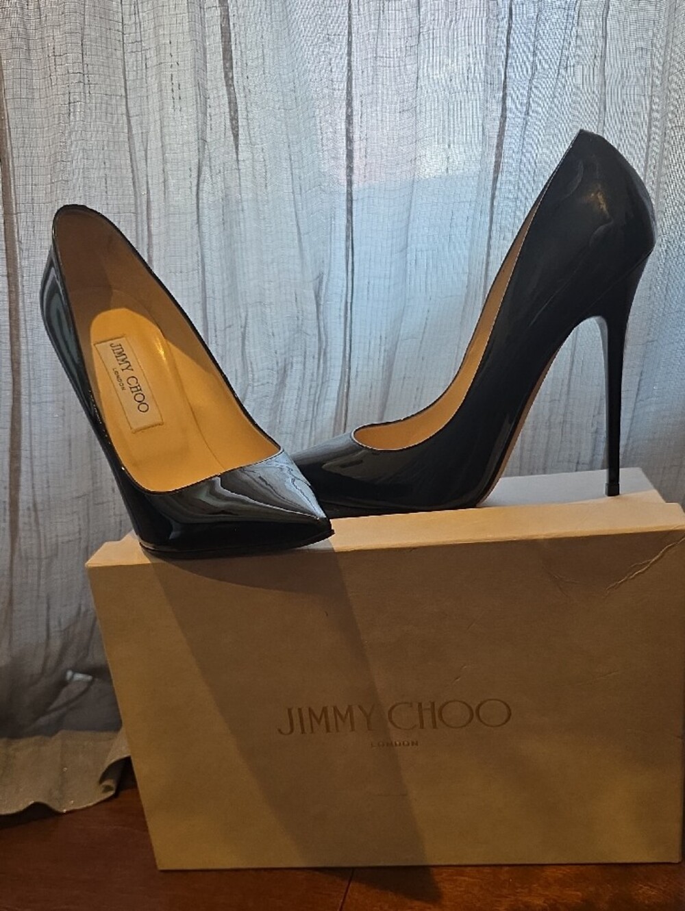 Jimmy Choo Anouk - Picture 2 of 5